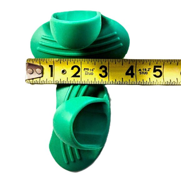 Premium Silicone Finger Tip, Pinch Grips ~ Pot Grabbers ~ Set of 2 Green ~ NEW - Picture 2 of 7